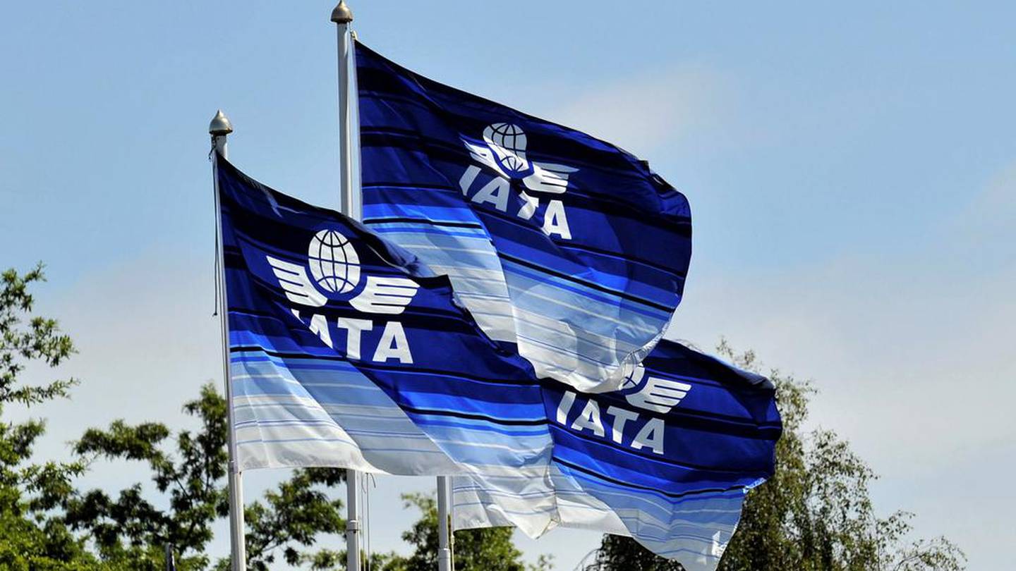 IATA сообщает о падении объема грузовых авиа перевозок