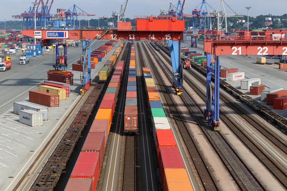 Порты Дальнего Востока справились с вывозом контейнеров